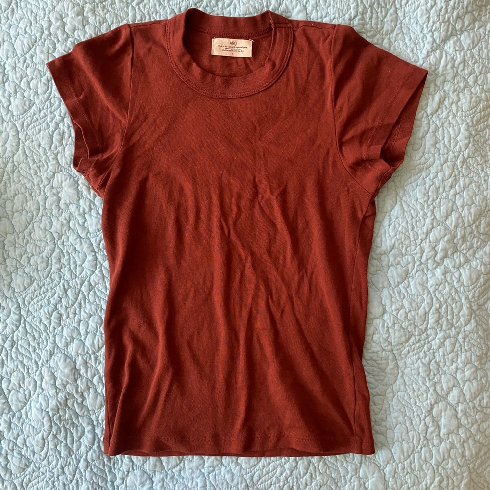 ARQ Janie Tee in Russet Brown, size Small